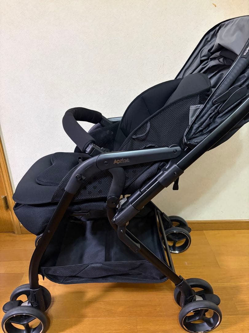 アップリカ 極美品 オプティアクッション グレイス　今年購入美品