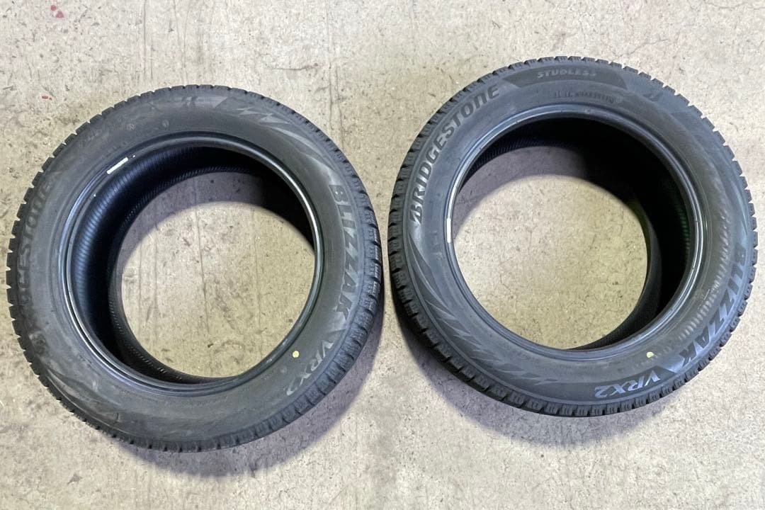 ✦送料込✦ブリヂストン スタッドレスタイヤ　VRX2 215/55R17 2本