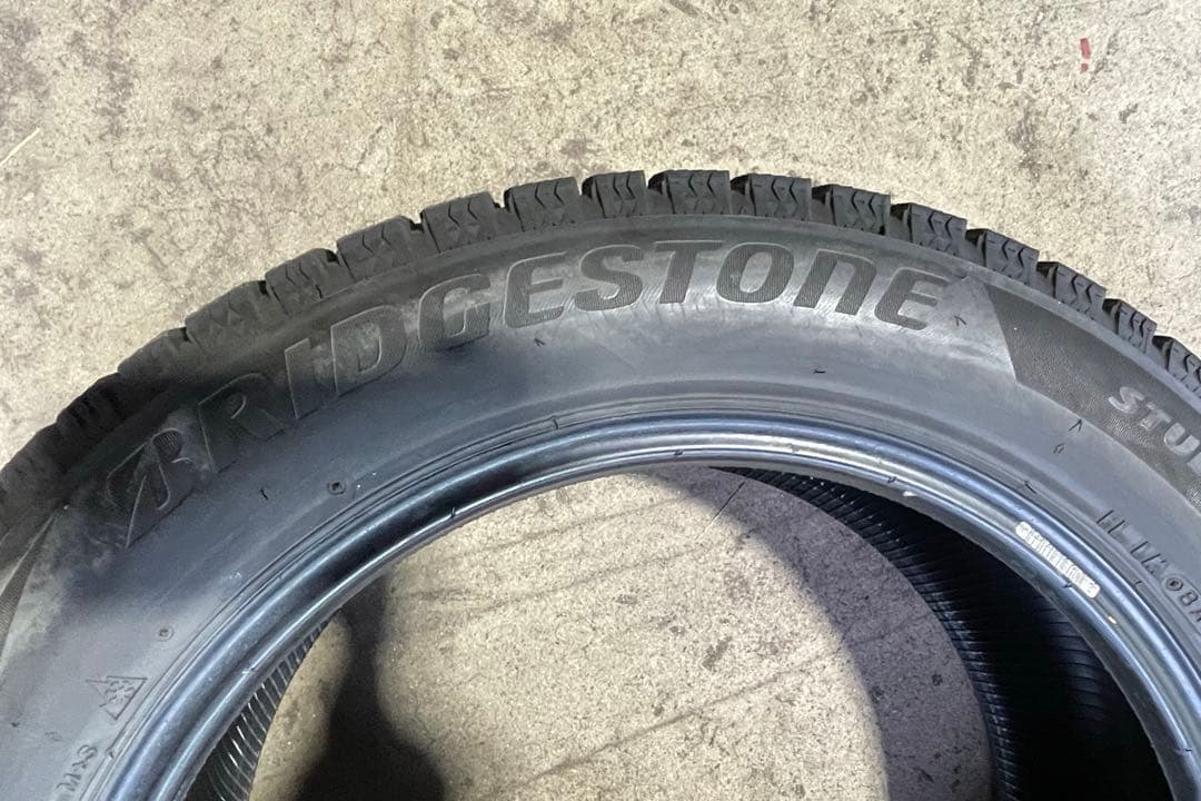 ✦送料込✦ブリヂストン スタッドレスタイヤ　VRX2 215/55R17 2本