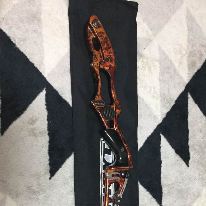 アーチェリーハンドルホイット