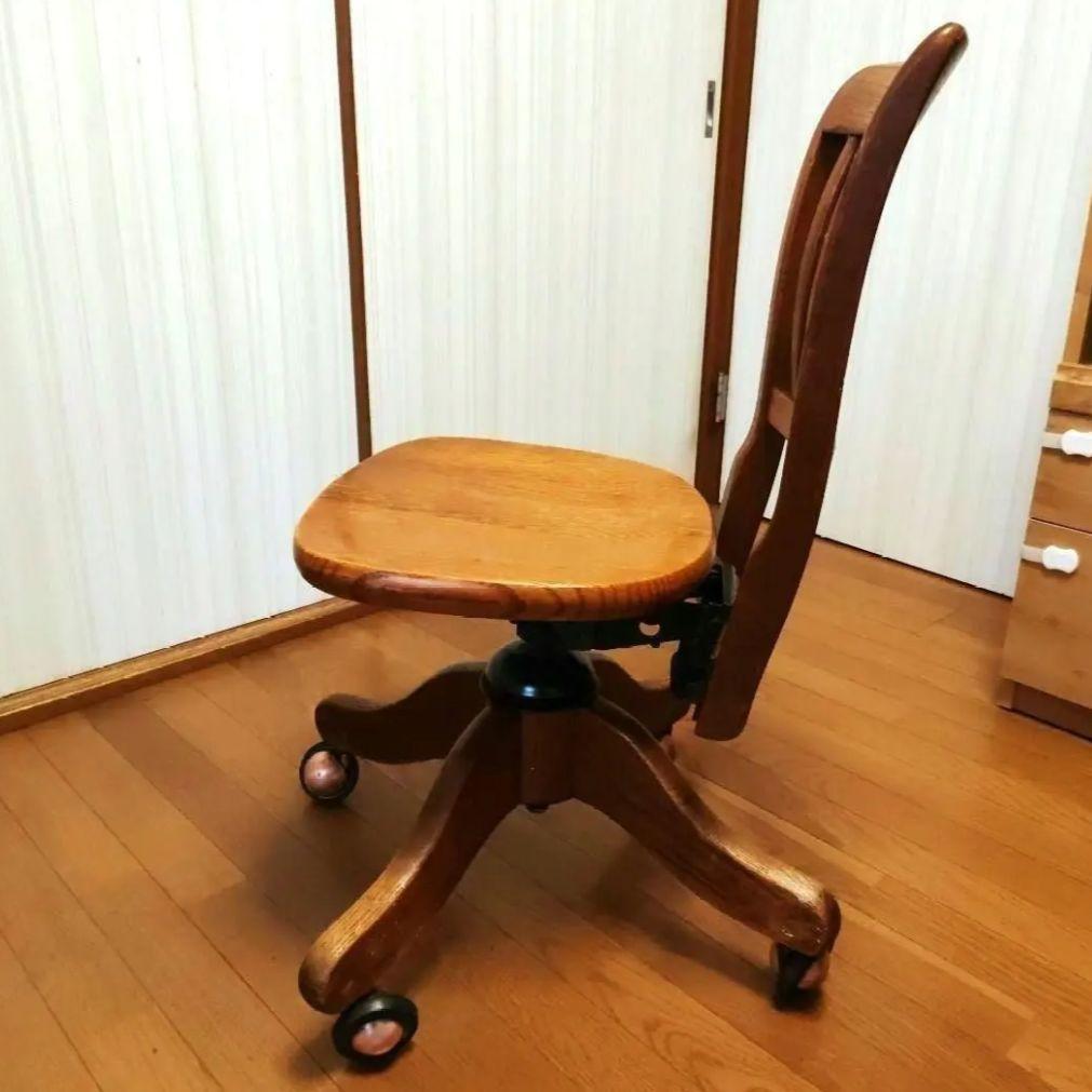 木製キャスター付き 回転式デスクチェア(ムートンチェアパッド付き)