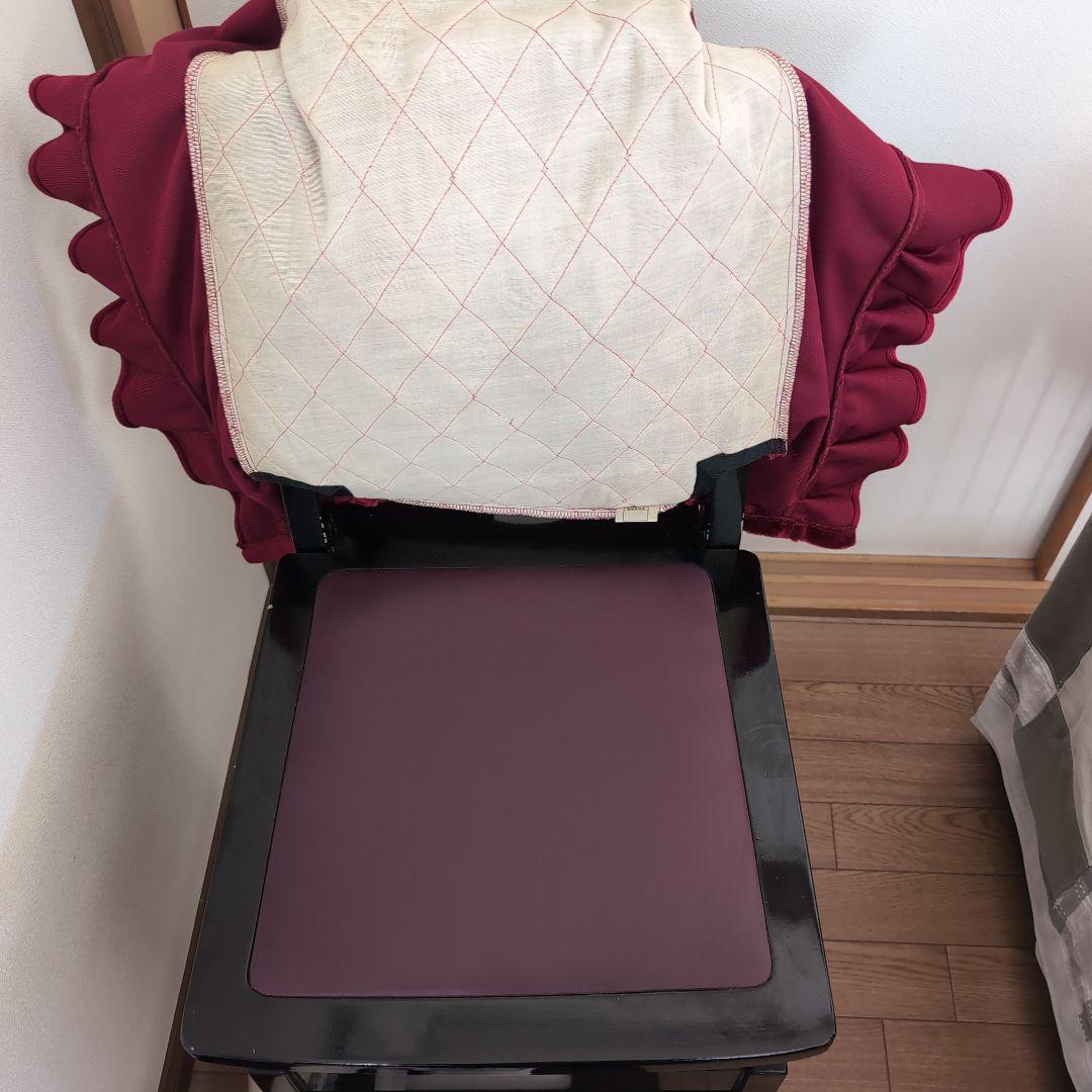 フリルカバー付きピアノの椅子