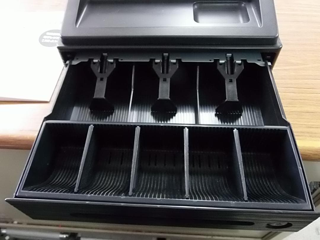 人気の黒321設定無料横型領収証シャープ　インボイスレジスターXE-A147