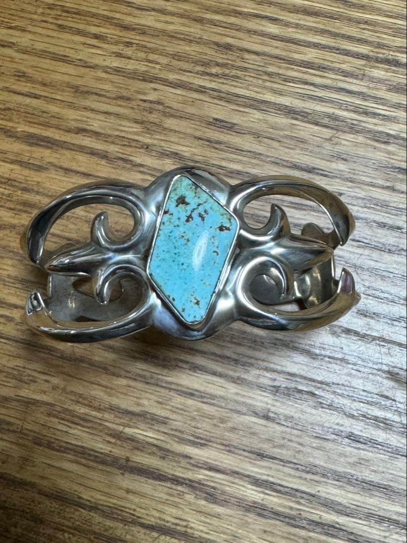 ナバホ族 T.Benally作 ターコイズ シルバー バングル