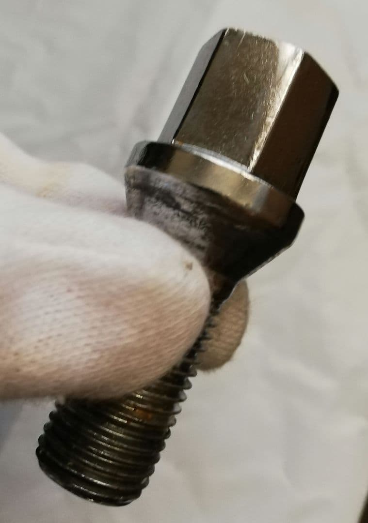 値下げ McGard 37181/M14 x 1.5シュラウベボルト16本セット