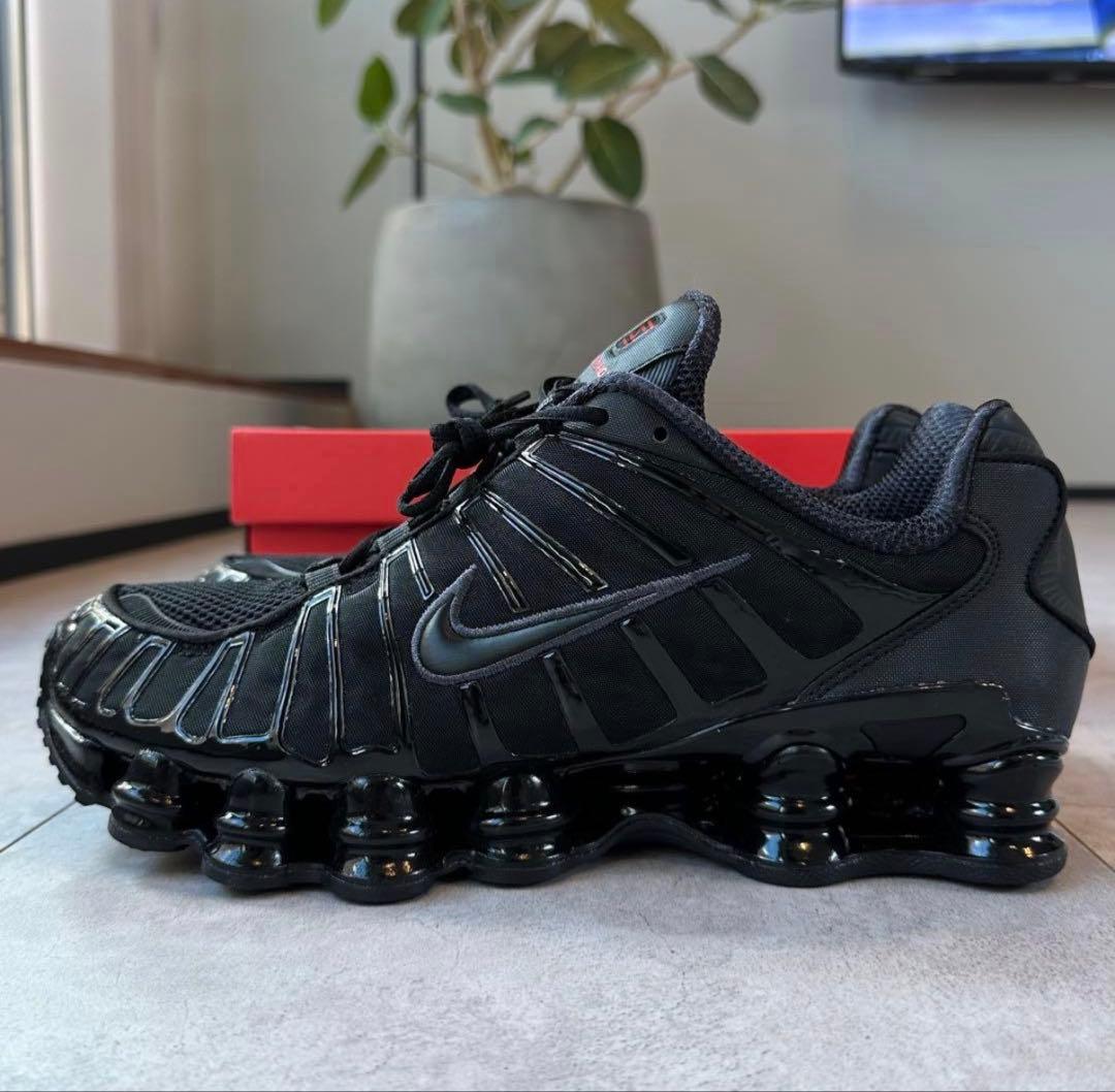 早いもの勝ち‼️NIKE SHOX ブラックスニーカー
