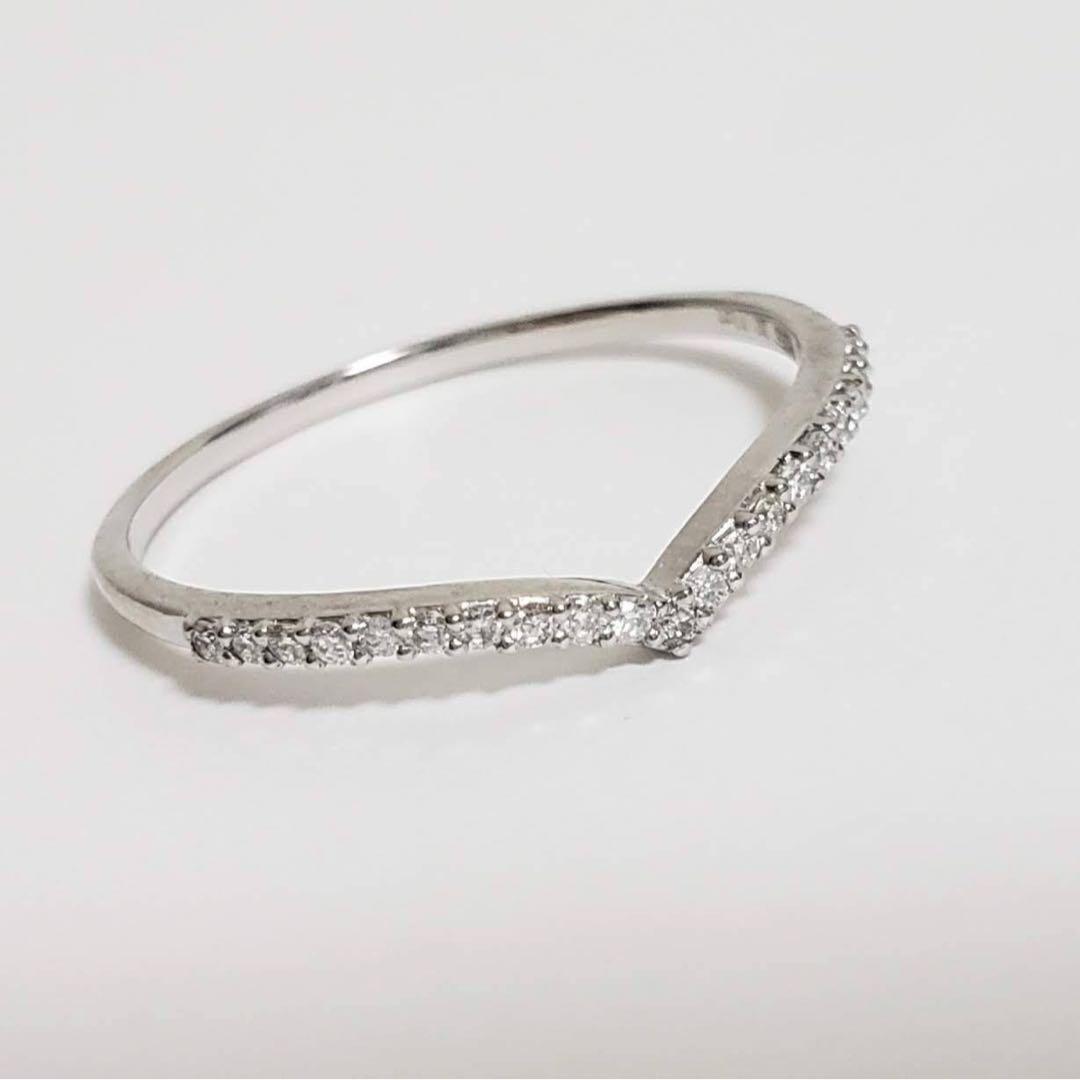 【1つは持っていたい定番人気商品】新品未使用♡PT900台天然ダイヤV字リング