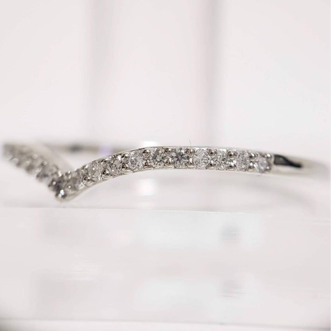 【1つは持っていたい定番人気商品】新品未使用♡PT900台天然ダイヤV字リング