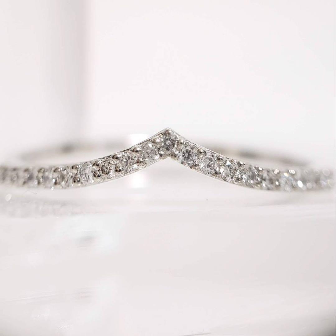 【1つは持っていたい定番人気商品】新品未使用♡PT900台天然ダイヤV字リング