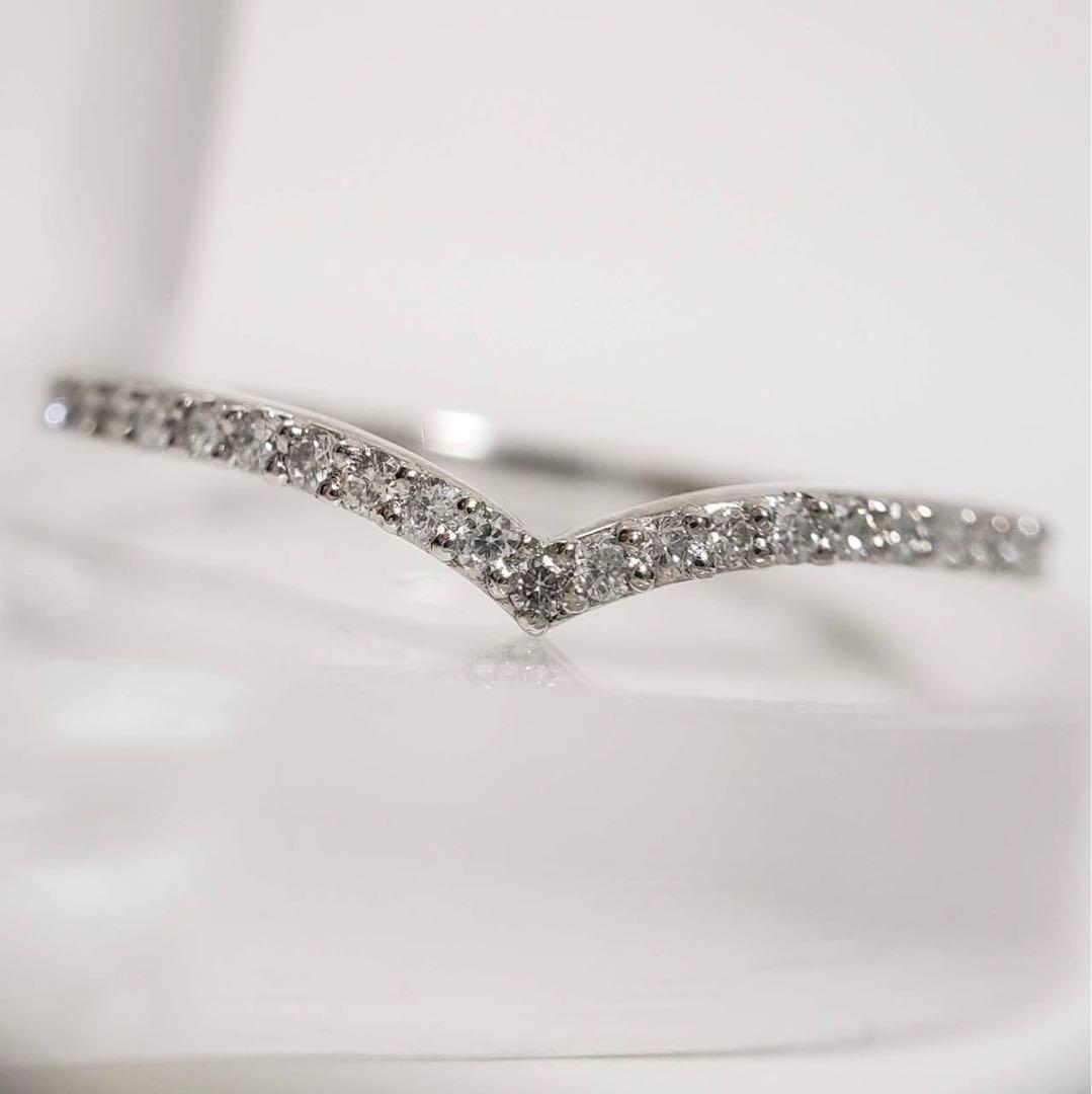 【1つは持っていたい定番人気商品】新品未使用♡PT900台天然ダイヤV字リング