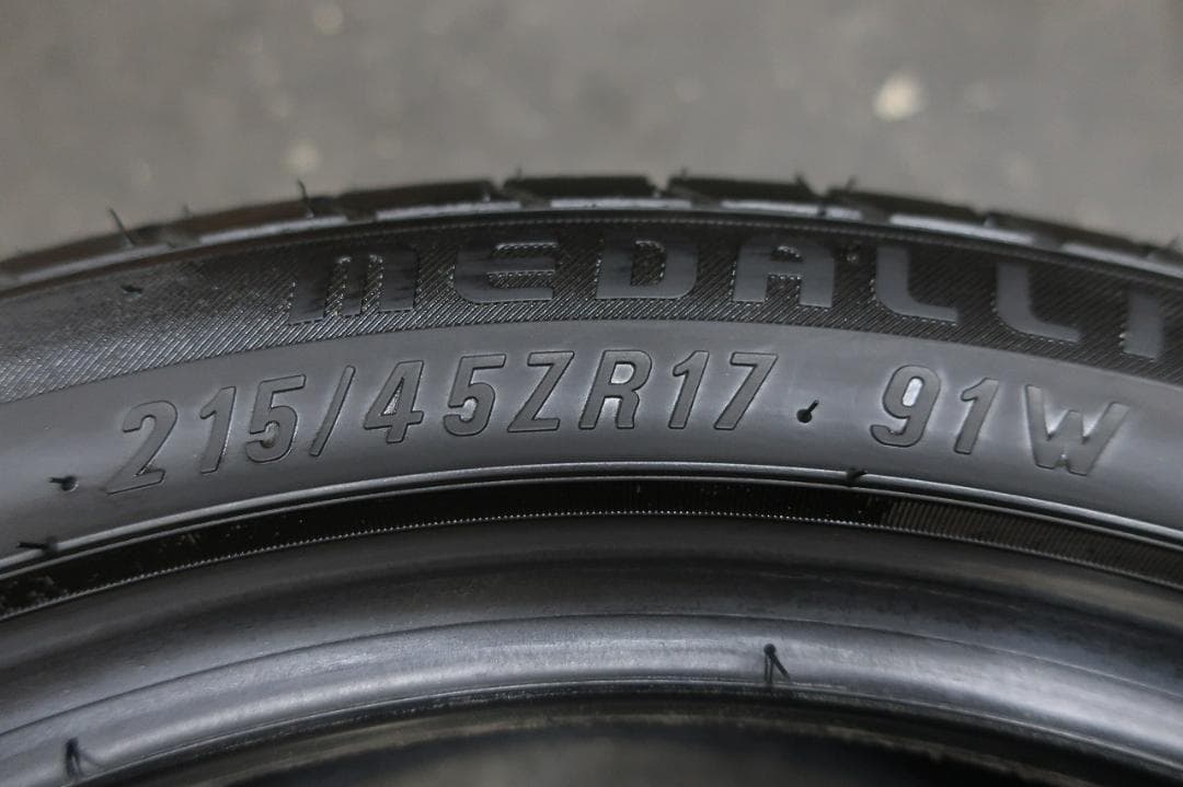 2024年製　メダリオン　CST　MD-A1　215/45R17　バリ溝　4本