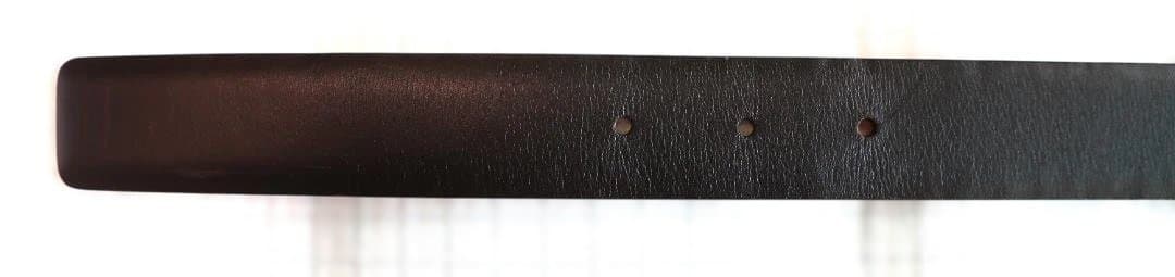 GUCCI ブラックレザーベルト T字型バックル