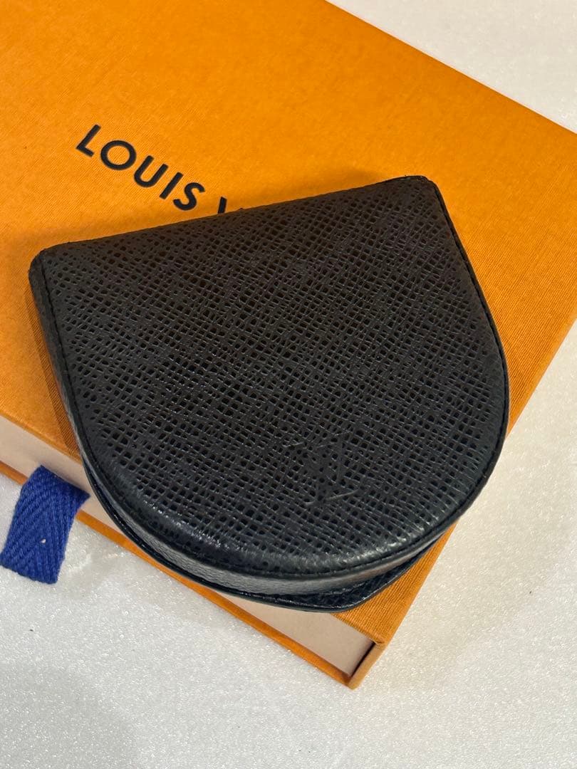 りおぱぱページ　Louis Vuitton タイガブラック ケース