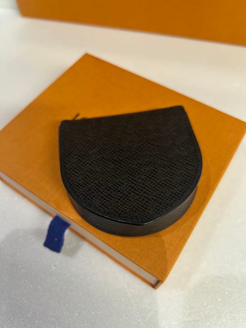 りおぱぱページ　Louis Vuitton タイガブラック ケース