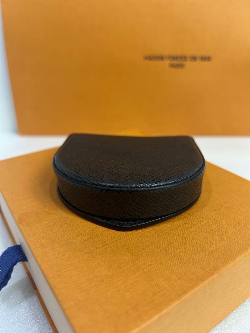 りおぱぱページ　Louis Vuitton タイガブラック ケース