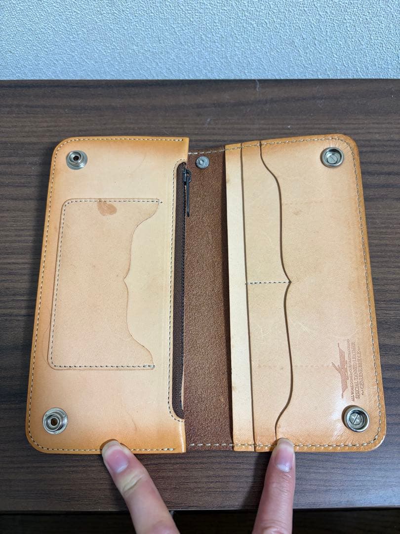 バ*ス様 ファニー FUNNY 長財布 革財布