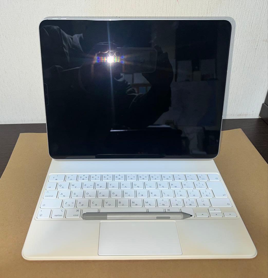 Apple iPad シルバー 本体 + ホワイトキーボード+ペンシル