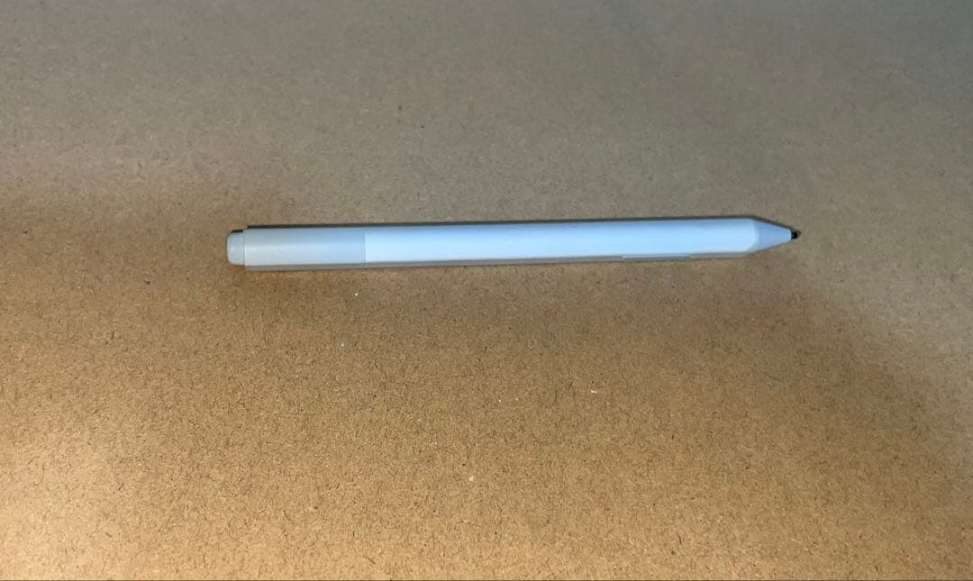 Apple iPad シルバー 本体 + ホワイトキーボード+ペンシル