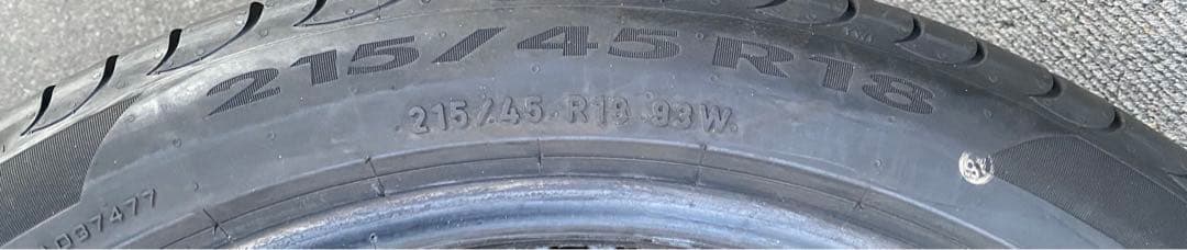 ピレリ　POWERGY 215/45R18 バリ山　2024年製