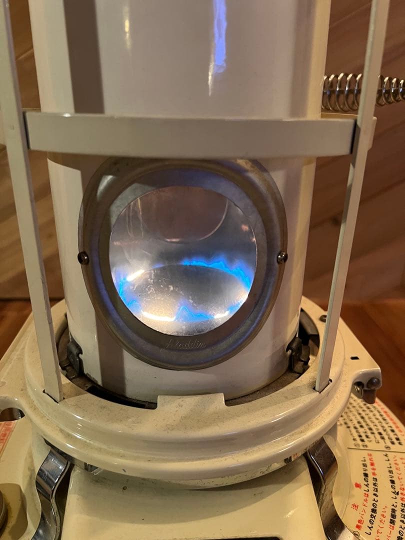 アラジンストーブ ホワイト