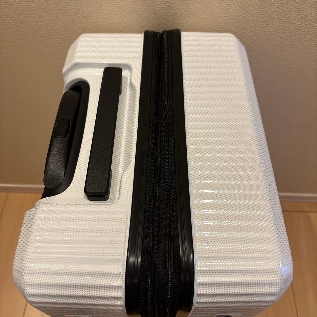 OUTDOOR ホワイト キャリーケース 中型