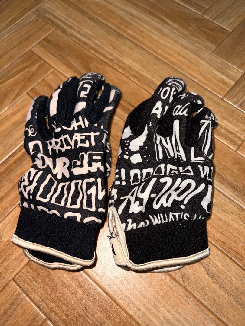 スノーボードウェアセット（ジャケット・パンツ・グローブ・ゴーグル）最終値下げ