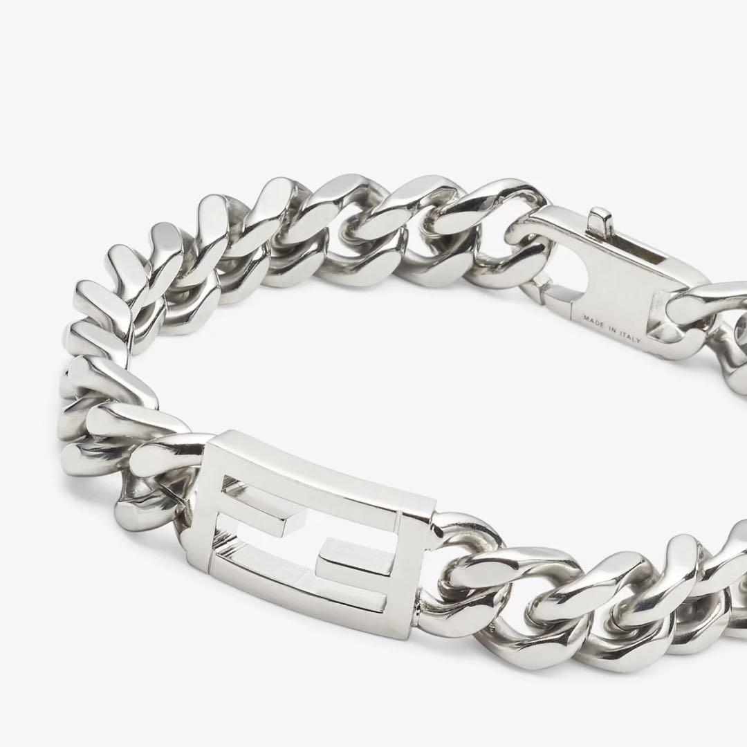 FENDI バゲットブレスレット ［目黒蓮さん着用］