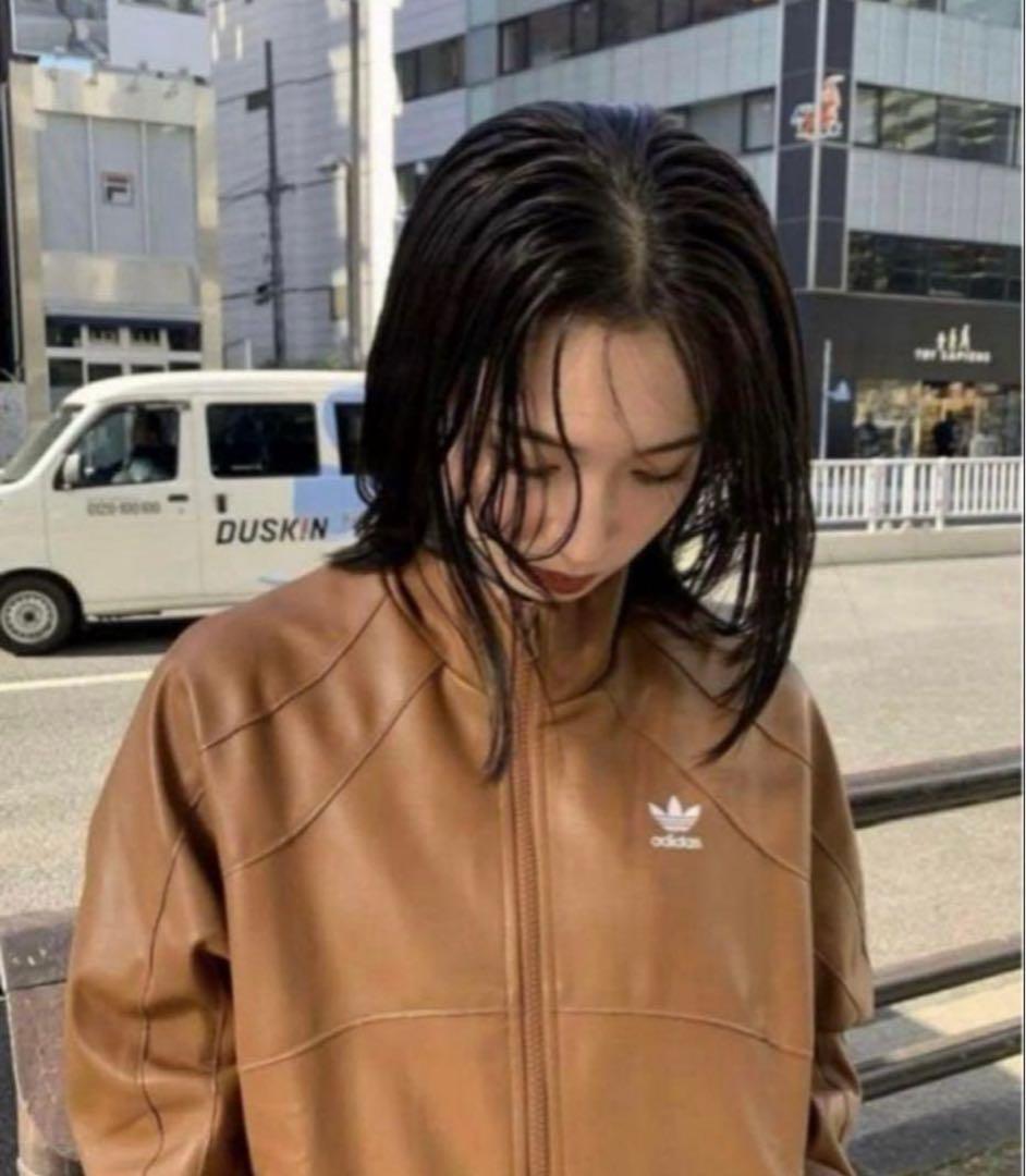 adidas フェイクレザージャケット
