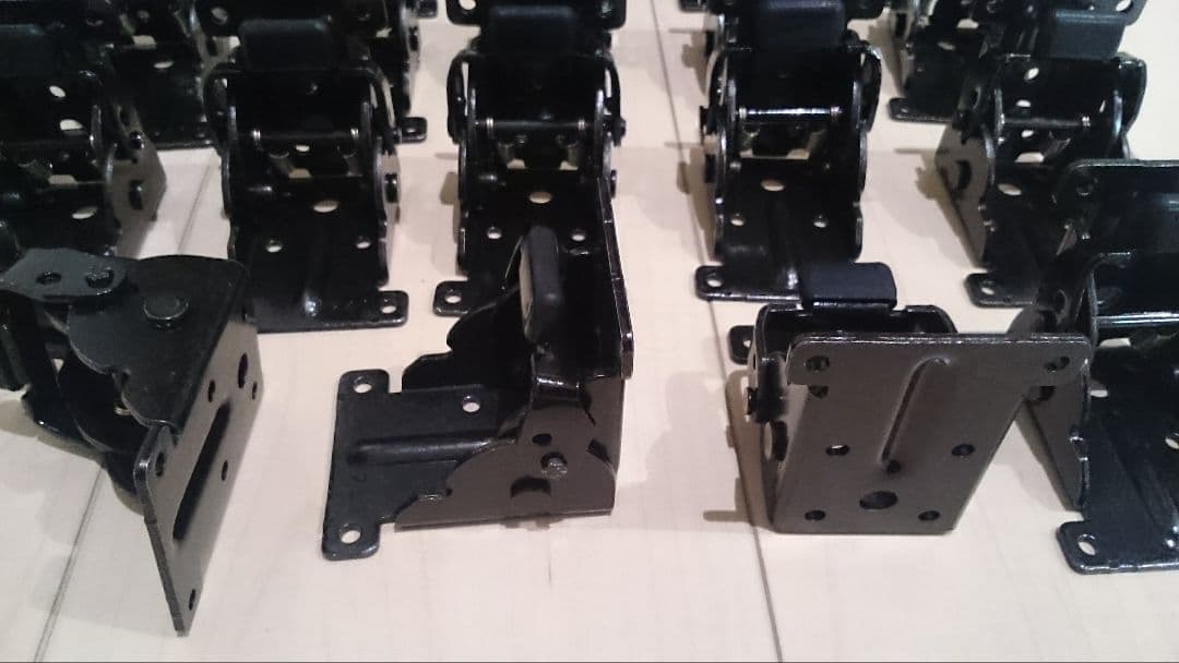 新品★折りたたみ脚　折脚金具１００個セット ＤＩＹ 座卓等 折れ脚金具