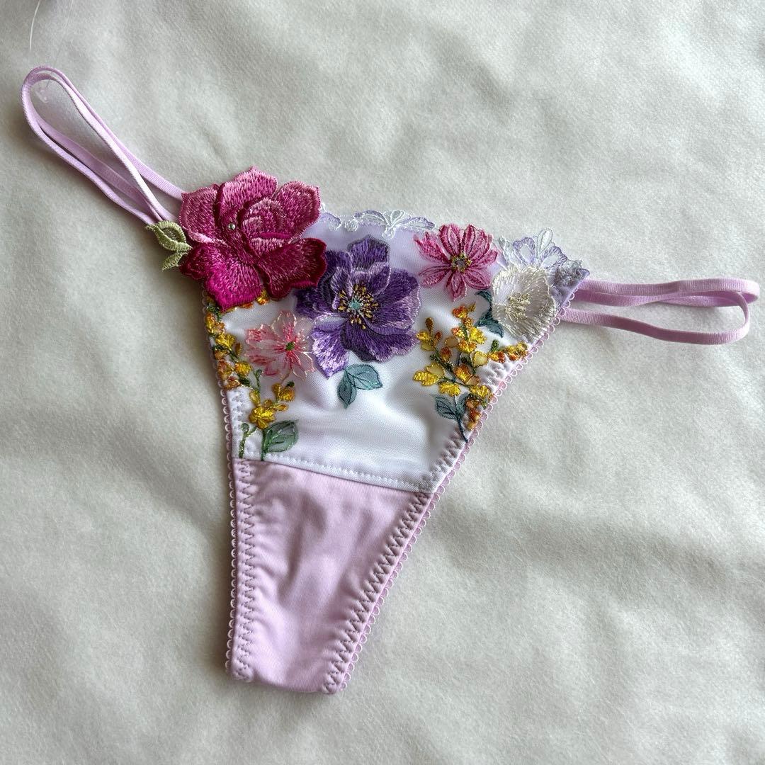 サルート 93G SATC セットアップ（キャミ＋Ｔバック）M PU