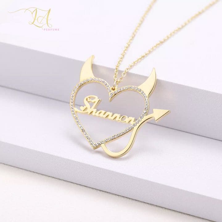 名前入り♡ハートデビル✨キラキララインストーン✨イニシャル⭐︎ゴージャス 手作り