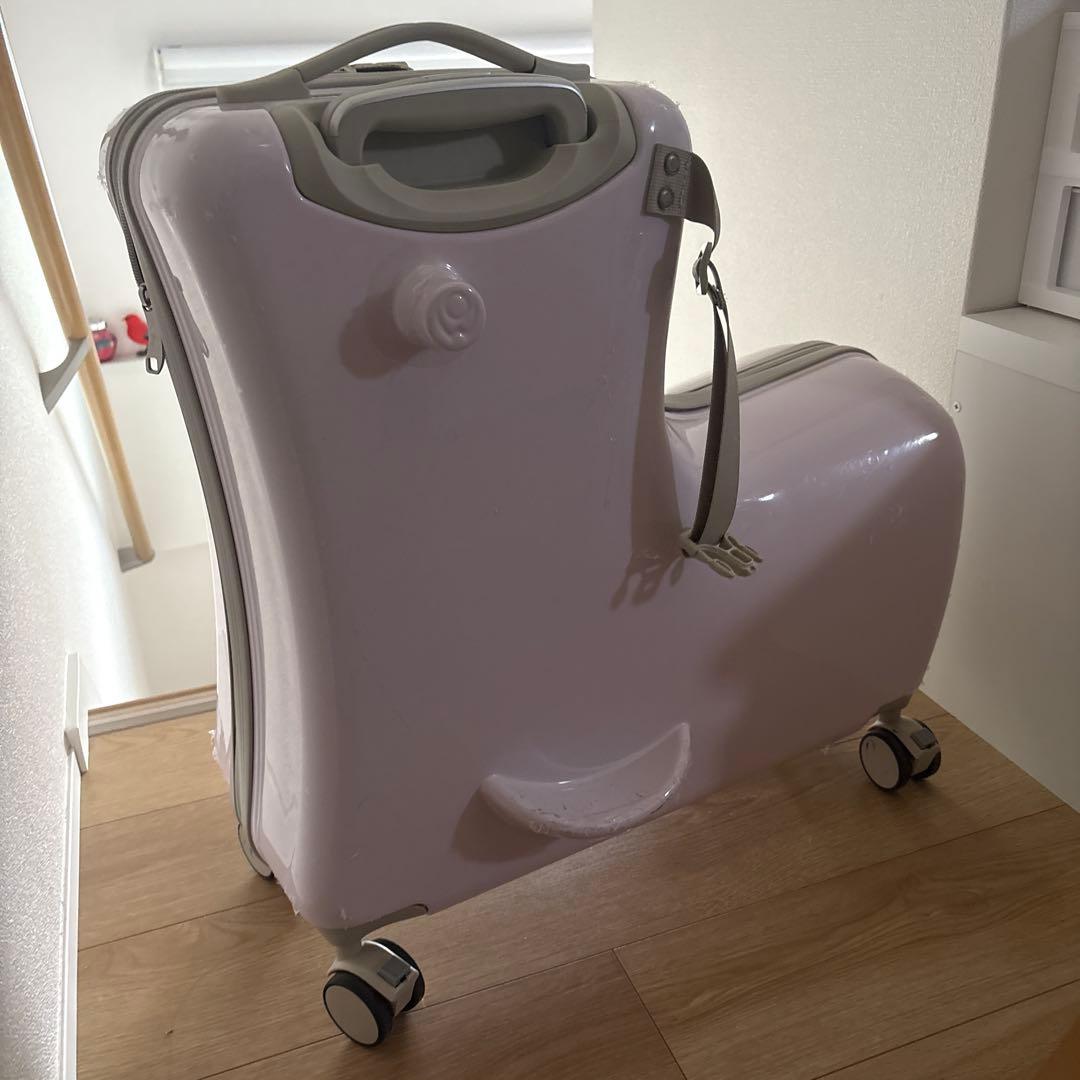 子供乗せる　キャリーケース