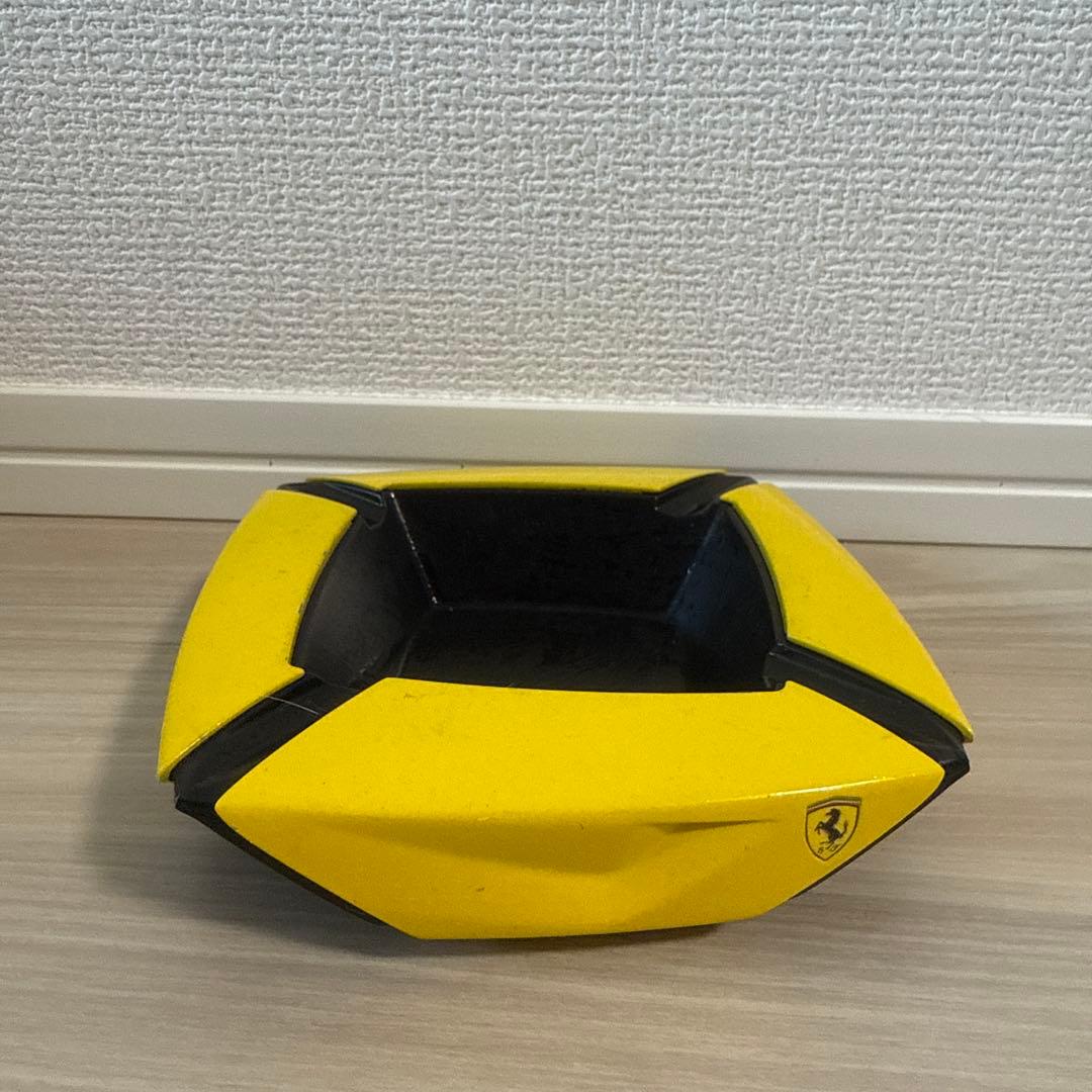 フェラーリ 置き型灰皿 イエロー