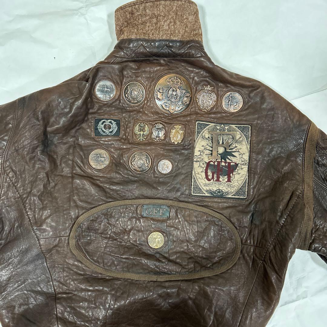 パッチ付きダークブラウンレザージャケット