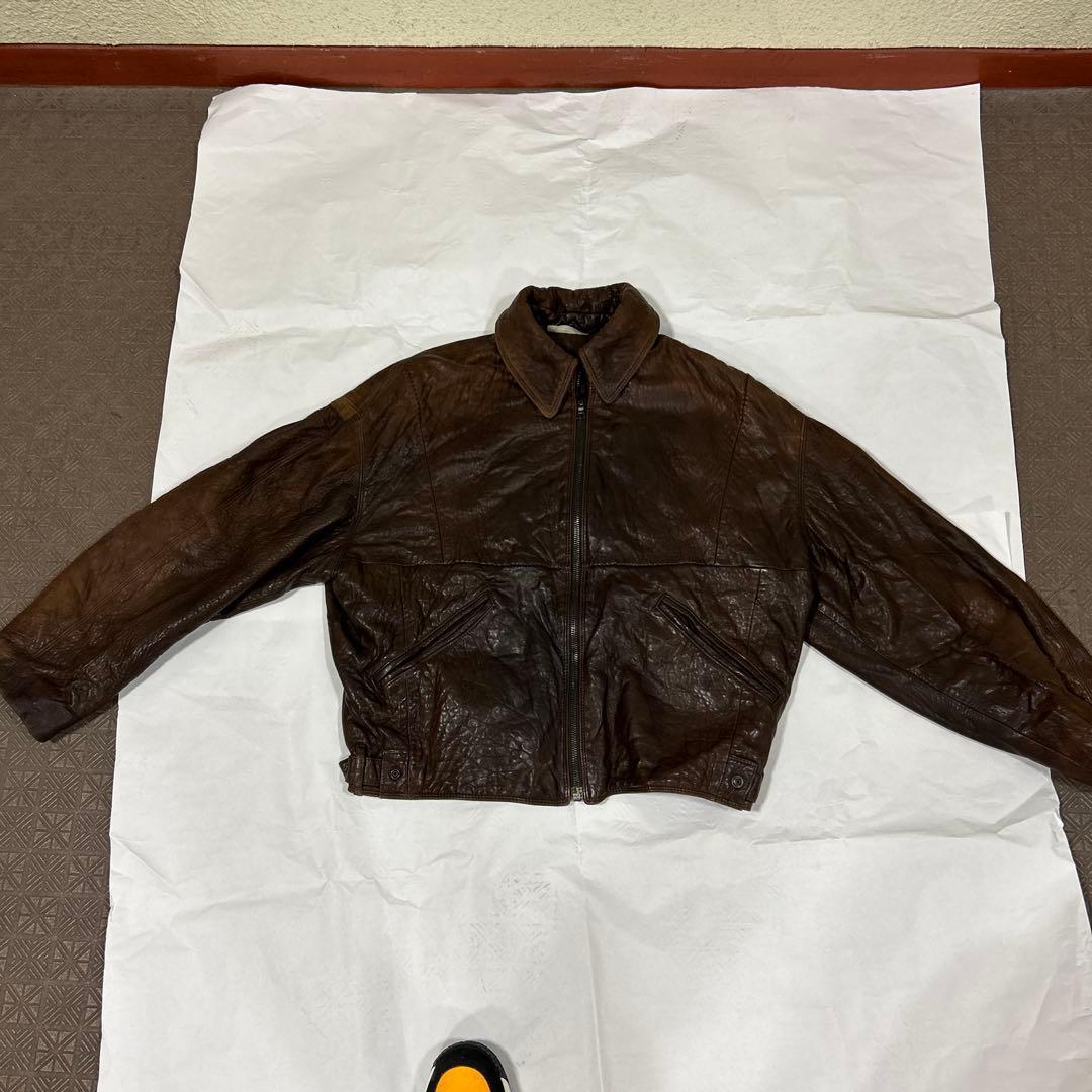 パッチ付きダークブラウンレザージャケット