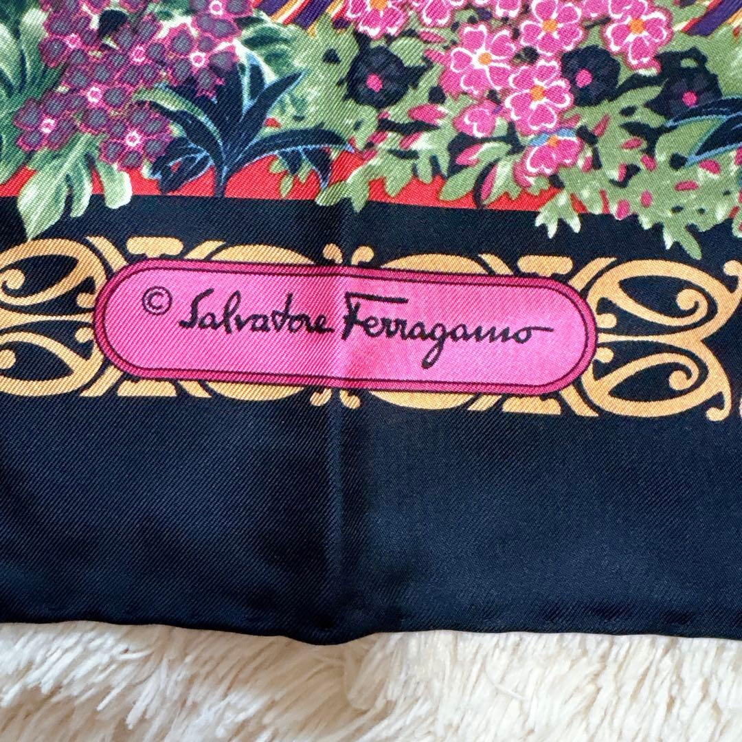 サルヴァトーレフェラガモ 大判スカーフ シルク イタリア製 花 トロピカル