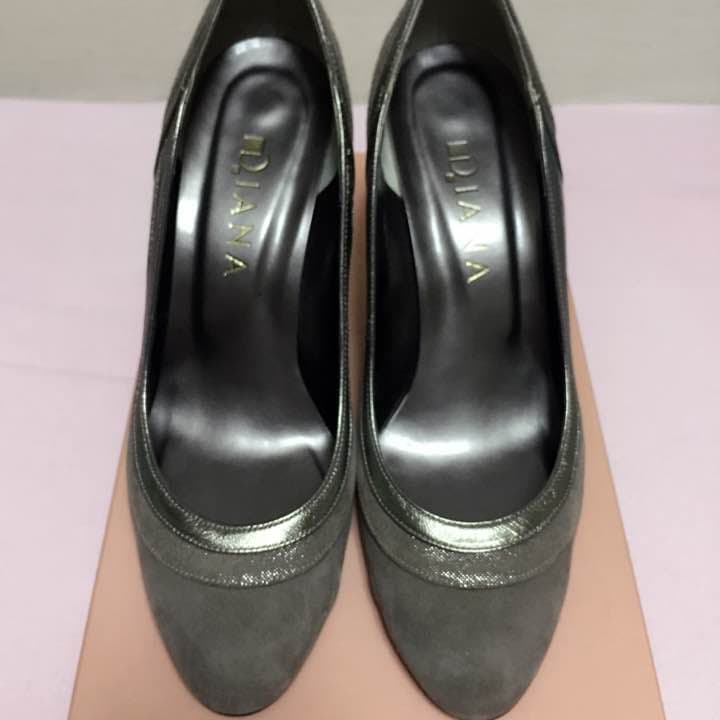 みう値下げ★未使用品★DIANA★ダイアナ★スエードパンプス★グレー