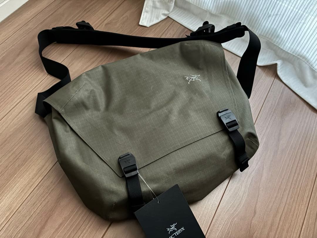 アークテリクス　グランヴィル10クーリエバッグ　TATSU