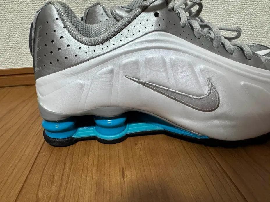 新品 26cm NIKE SHOX R4 ナイキ ショックス シルバー