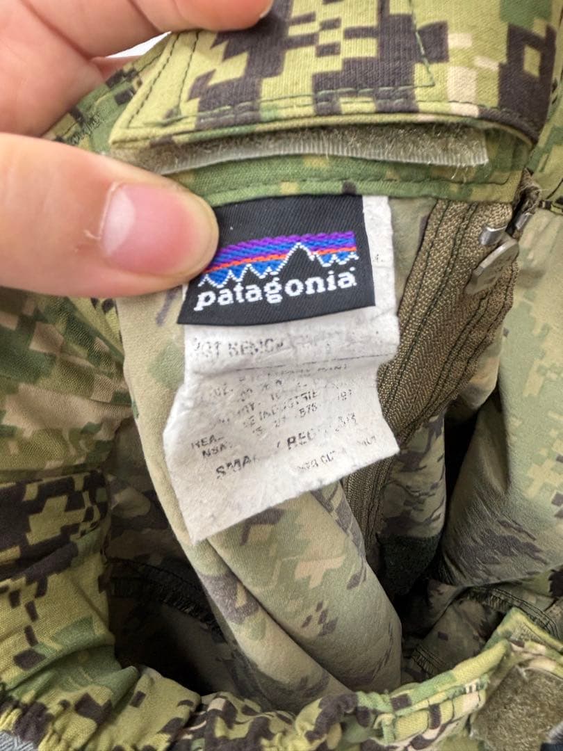 米軍　Patagonia AOR2デジタルカモ　 level 5 　上下セット