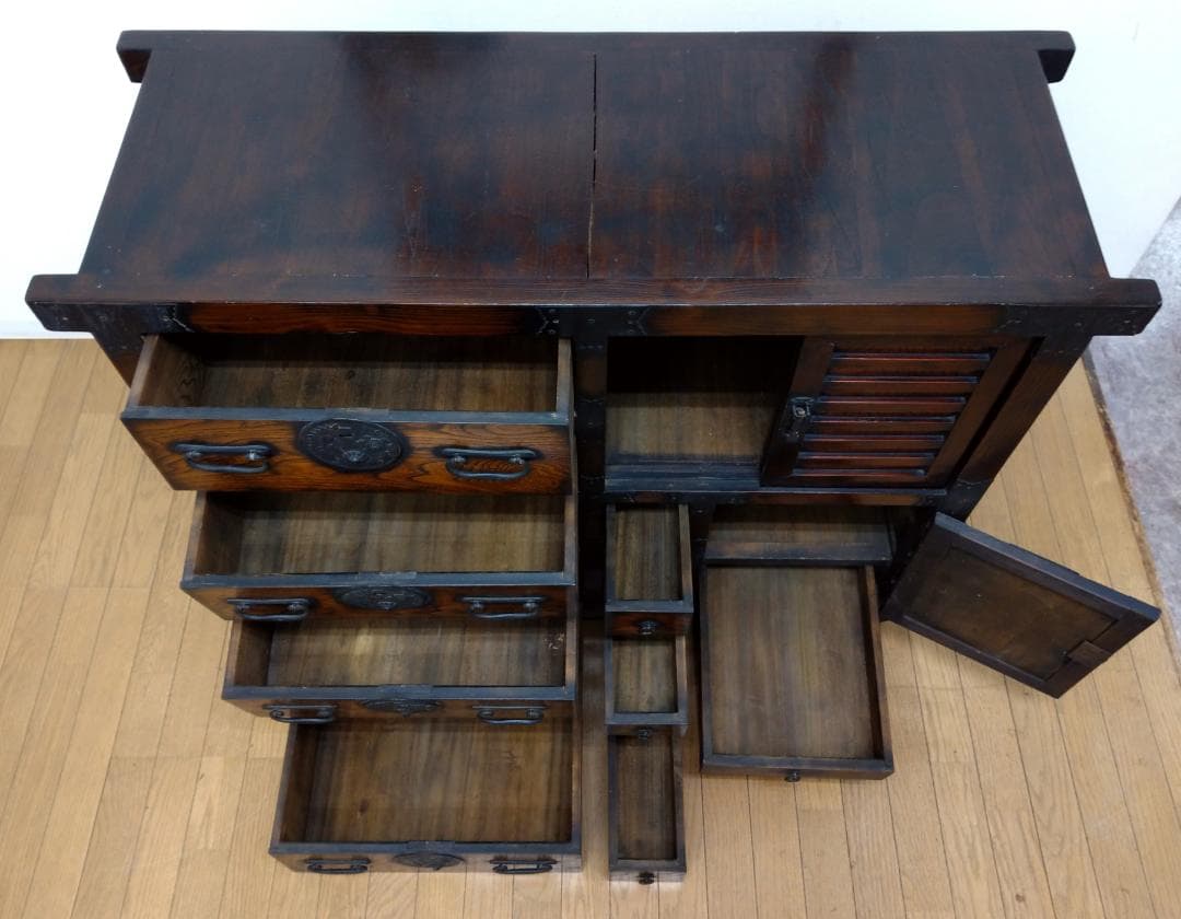 木製 前欅(ケヤキ) 鶴亀彫刻 装飾金具 車箪笥 整理収納家具 民芸家具 和家具