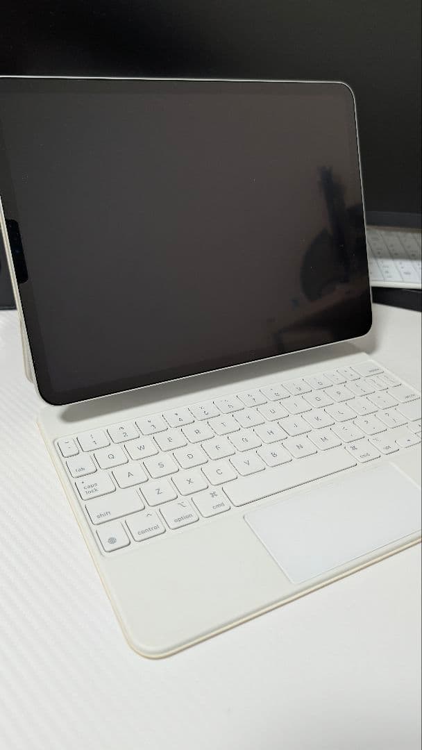 iPadPro 11インチ 2020モデルl 128GB マジックキーボード付き