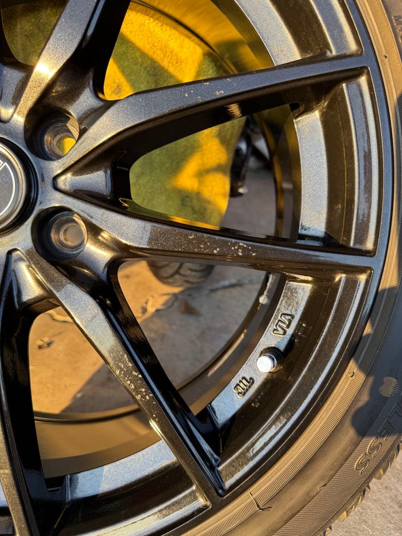 215/45/17 スタッドレスホイールの4本セットです