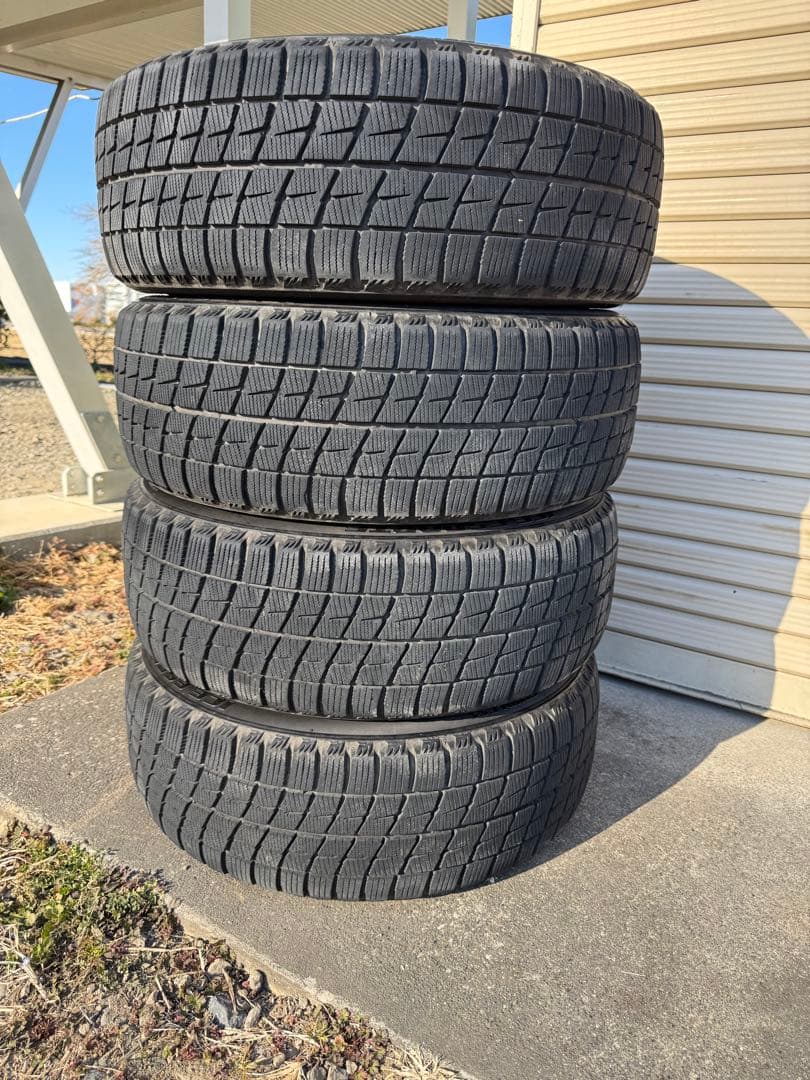 215/45/17 スタッドレスホイールの4本セットです