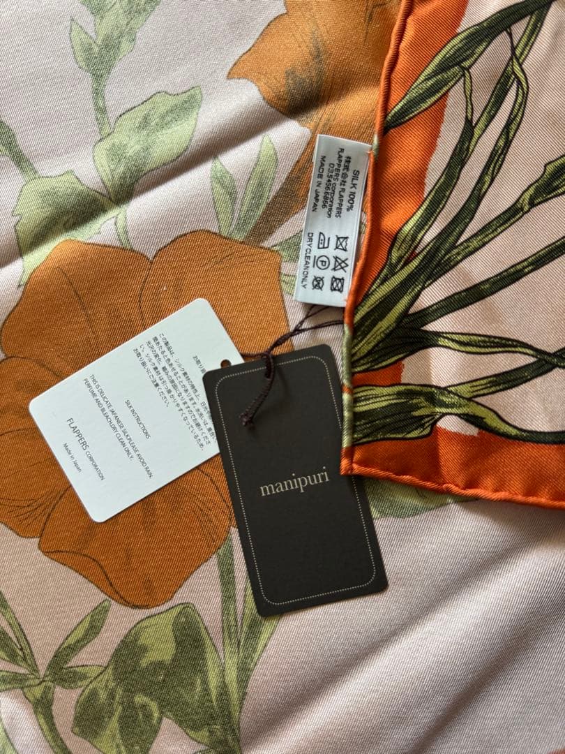 【manipuri】花柄シルクスカーフ 約86cm x 86cm