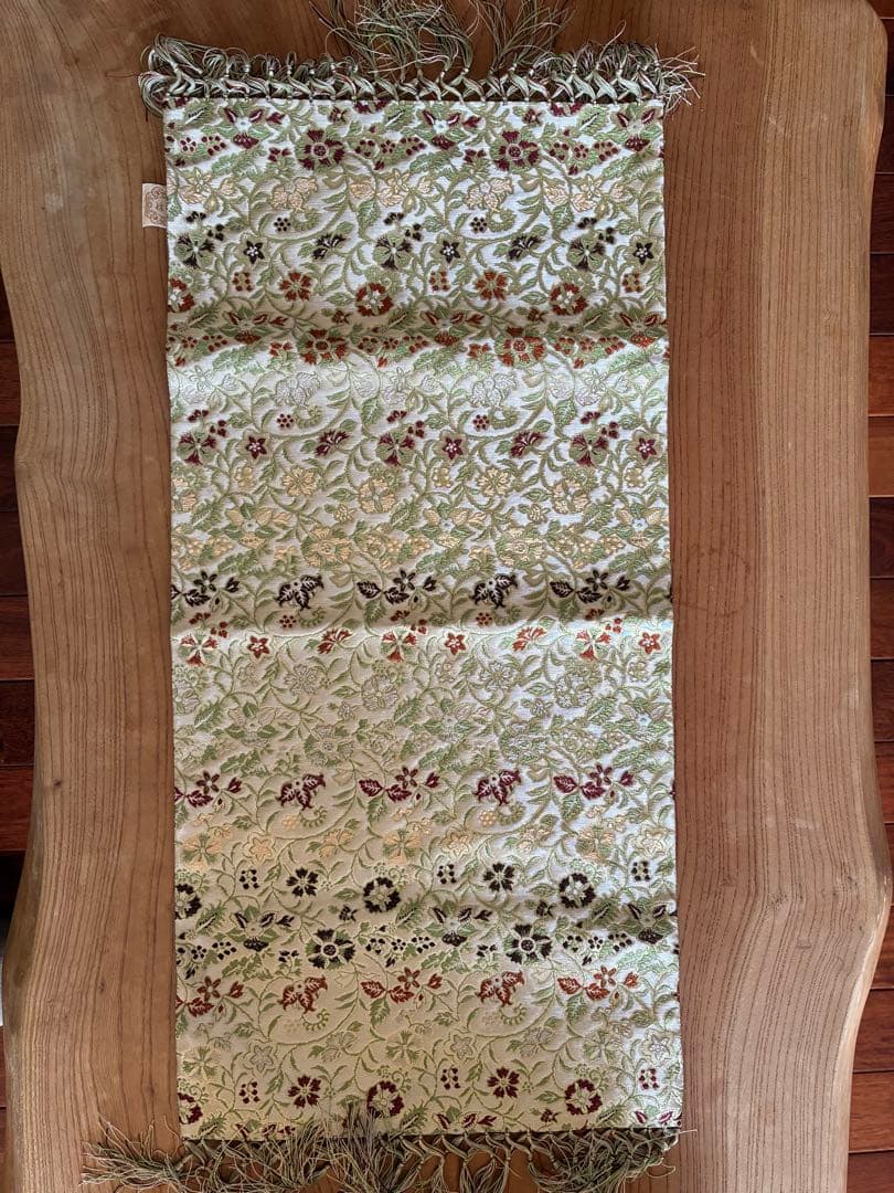 花柄刺繍 テーブルセンター 約30cm x 75cm