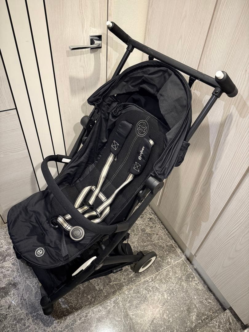 Cybex リベル 2024 バンパー、レインカバー付き