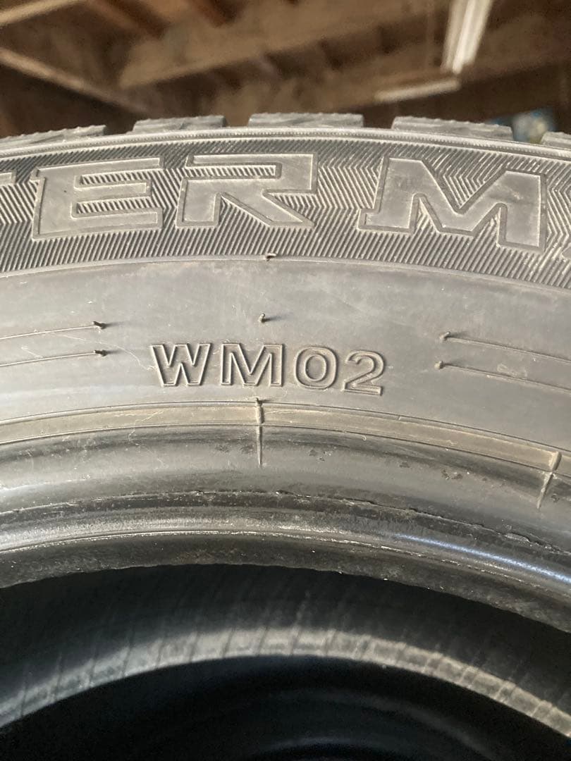 溝あり。国産ダンロップWM2 185/65R15スタッドレス4本セット
