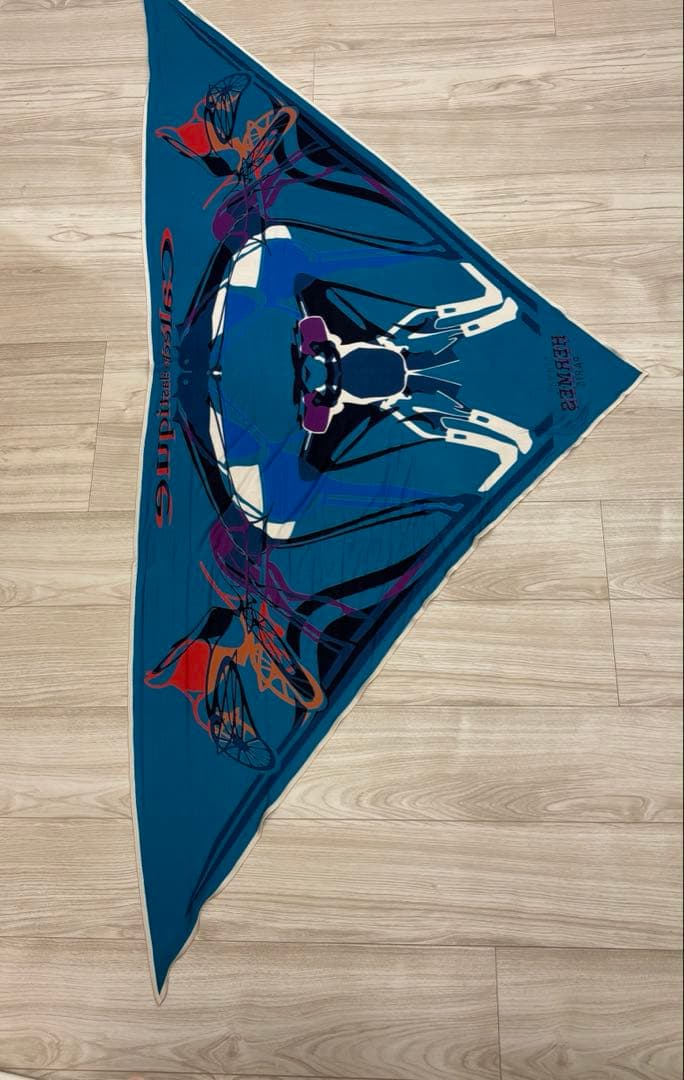 エルメス　スカーフ　トライアングル　三角形