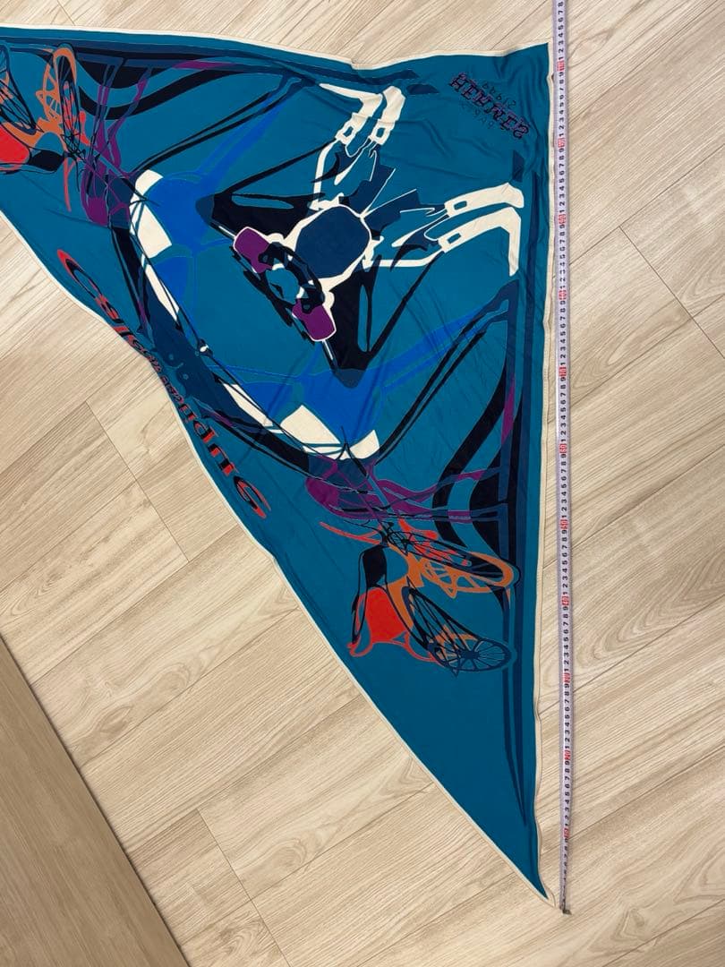 エルメス　スカーフ　トライアングル　三角形